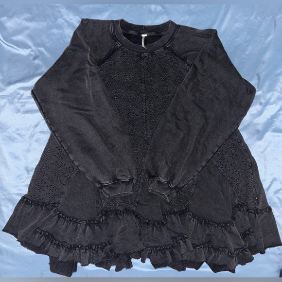 -Free People Eva Sweatshirt In Washed Black
-Size Small - Picture 2 of 6
